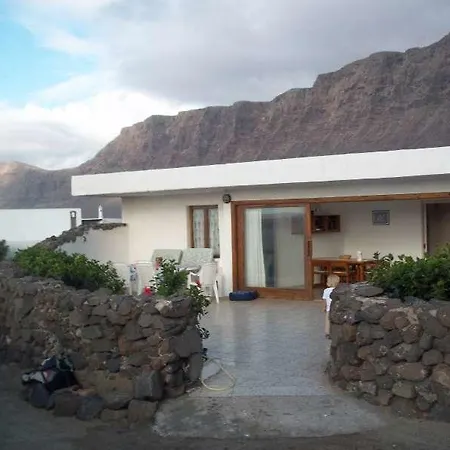 Apartment Natyku Famara
